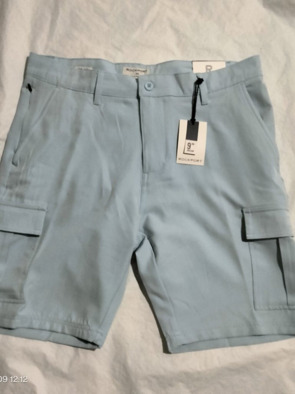 Rockport Men’s Tech Cargo Shorts NWT Size 34 Tan 9” Inseam Stretch
